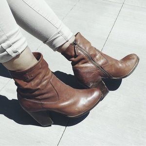Patty artisan Frye booties